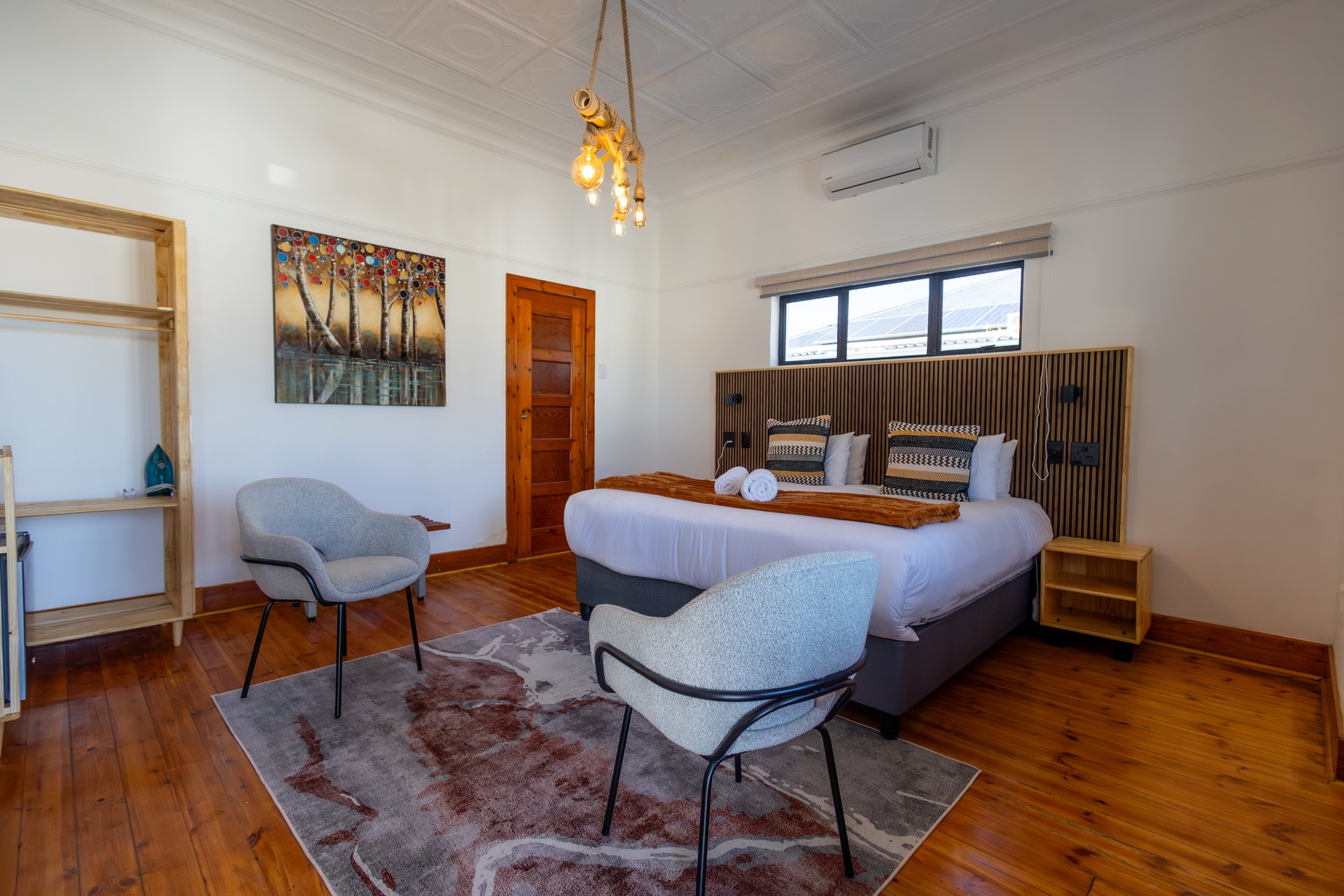 Luxurious King Room 14 at Fusion House